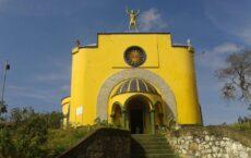 Fraternidade Tabajara: A imponente estátua do índio com braços erguidos para o céu