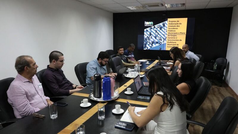 Prefeitura apresenta proposta de revisão do plano de cargos e salários de servidores a representantes de sindicatos