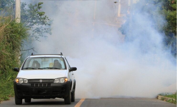 Carro fumacê passa por 23 bairros nesta semana