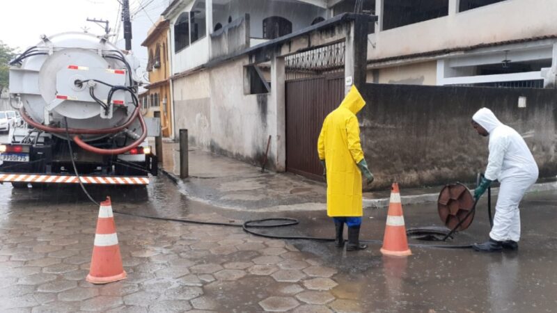 Limpeza urbana foi realizada nos bairros de Cariacica na última quinta-feira (20)