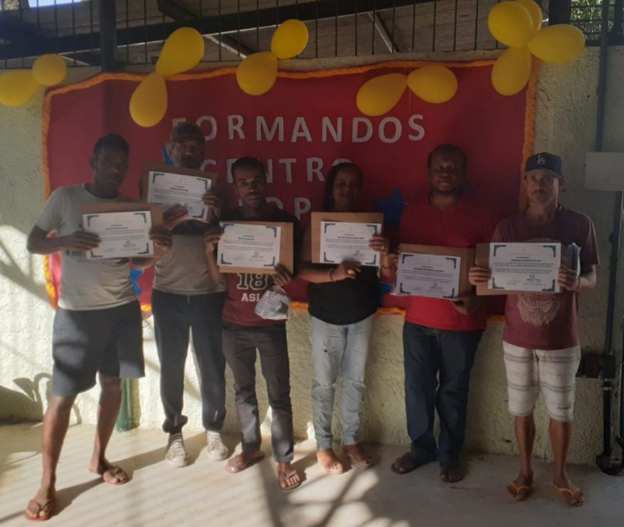 Cidadãos em situação de rua concluem cursos da Secretaria de Assistência Social com sucesso