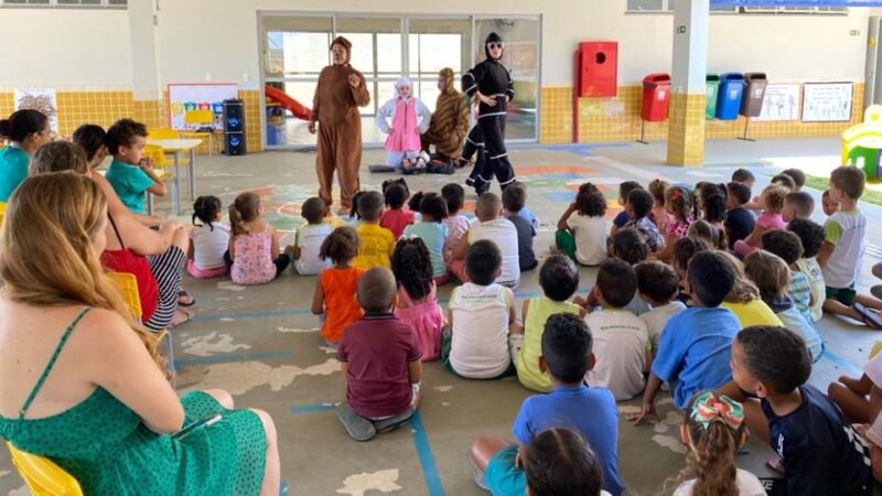 Educação Lúdica: Crianças Aprendem Brincando com Apresentação Teatral sobre Dengue, Zika e Chikungunya