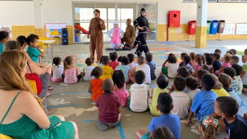 Grupo de teatro de combate à dengue faz sucesso nas escolas de Cariacica