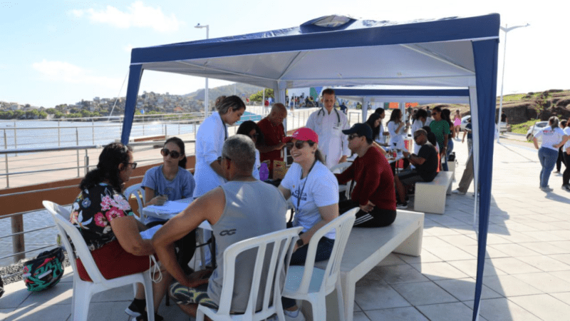 Ação alusiva ao Dia Mundial da Obesidade debate alimentação saudável e leva orientação nutricional para Nova Orla