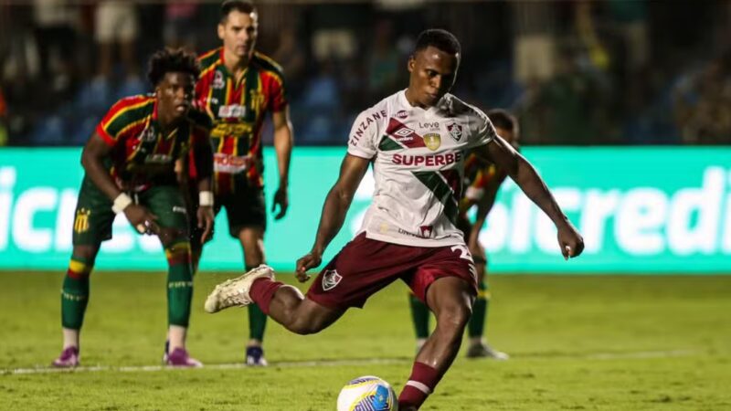 Fluminense vence Sampaio Corrêa por 2 a 0 em jogo emocionante no Estádio Kleber Andrade, em Cariacica