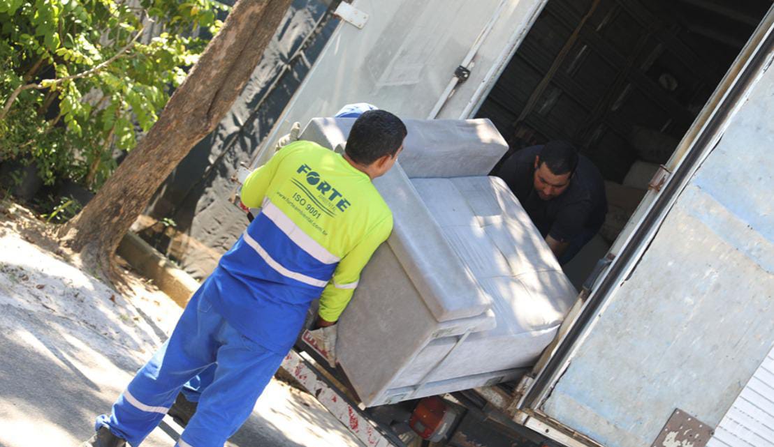 Projeto Papa-Móveis transforma doações em esperança para famílias de Cariacica