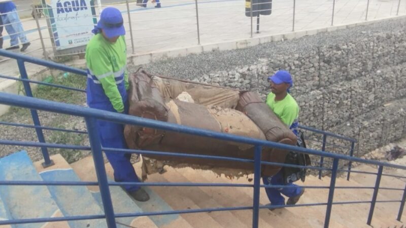 Limpeza na Orla de Cariacica recolhe lixo, pneus e até sofá
