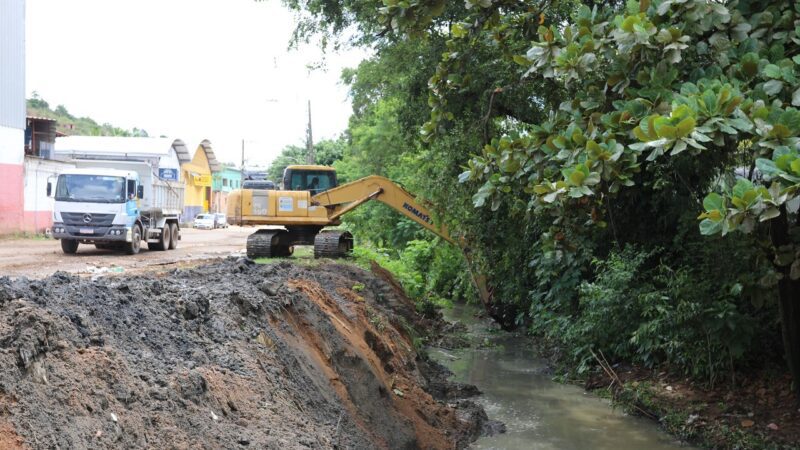 Prefeitura intensifica limpeza em canais de Vila Prudêncio e Nova Campo Grande