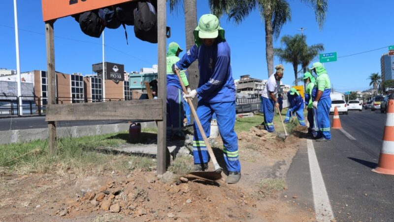 Avenida Mário Gurgel recebe mutirão de limpeza antes da inauguração do Viaduto Dona Rosa