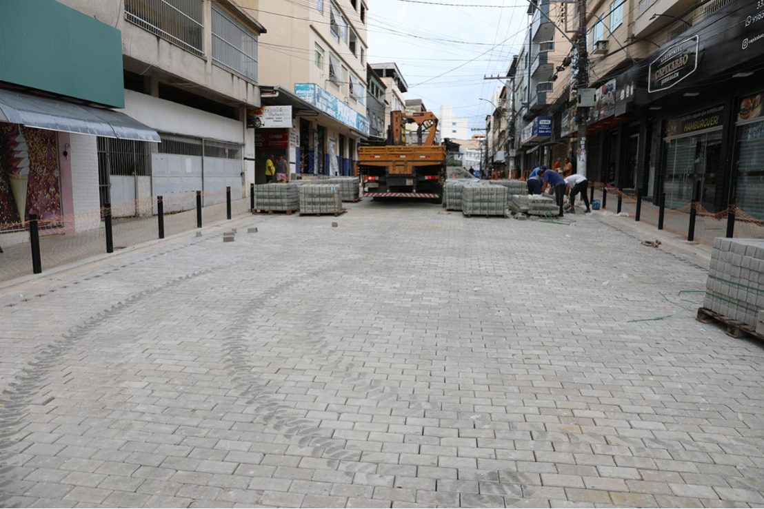 Obras na Avenida Jerusalém avançam com novo trecho em fase de pavimentação