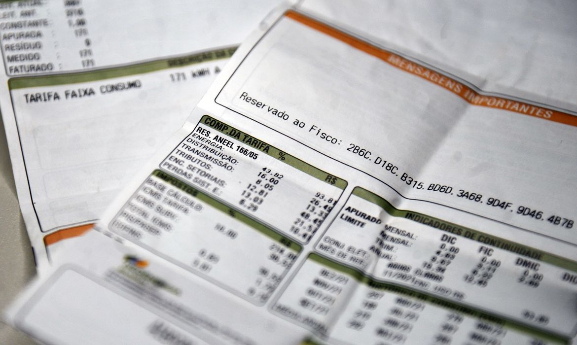 Conta de energia elétrica mais cara em maio, diz Aneel