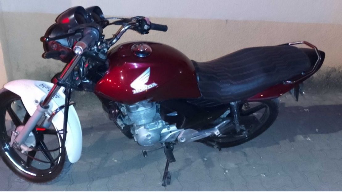 Guarda Municipal de Cariacica recupera moto com restrição de furto e roubo no bairro São João Batista