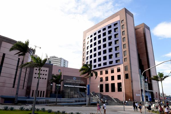 Poderes participam de solenidade de abertura do ano legislativo na Assembleia