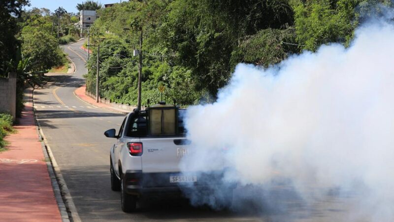Carro fumacê passa por 31 bairros de Cariacica nesta semana; veja cronograma