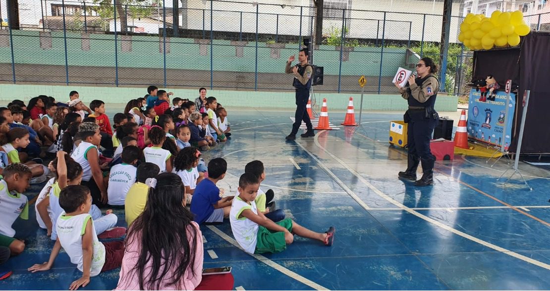 Projeto do Maio Amarelo usa mini cidade para educação no trânsito em escola