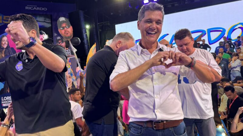 Diante de milhares de apoiadores, Ricardo confirma candidatura à reeleição e reafirma o “Pacto com o Futuro”