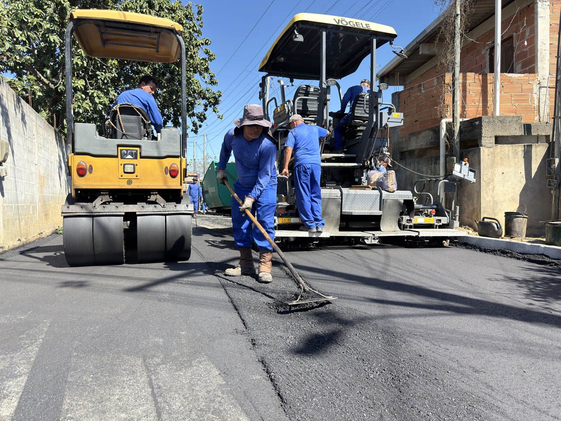 Prefeitura inicia pavimentação de ruas no bairro Nova Esperança