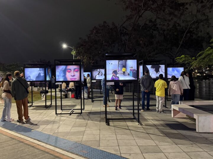 Obras de fotógrafos cegos são destaque em exposição inédita na Orla de Cariacica