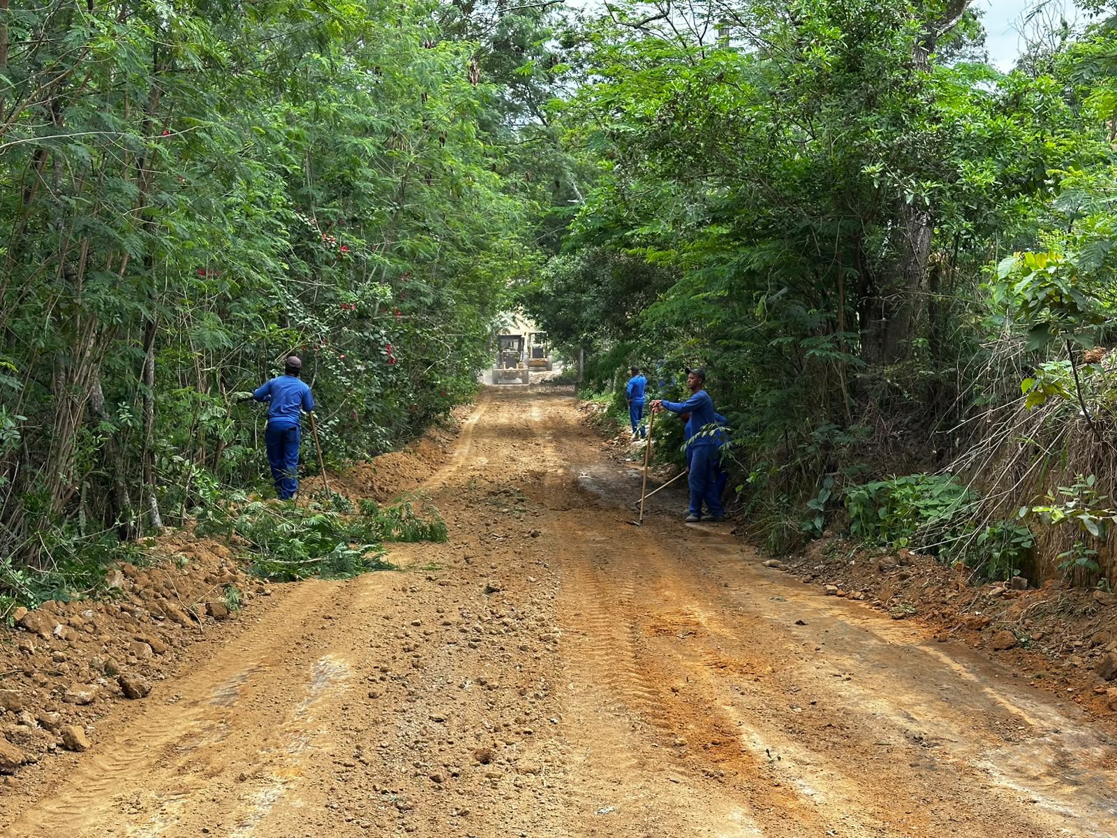 Obras de pavimentação ampliam mobilidade em Vila Progresso e Retiro Saudoso