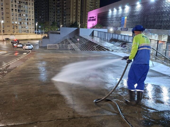 Após show de Luan Santana, Prefeitura reforça limpeza na Avenida América e no Kleber Andrade