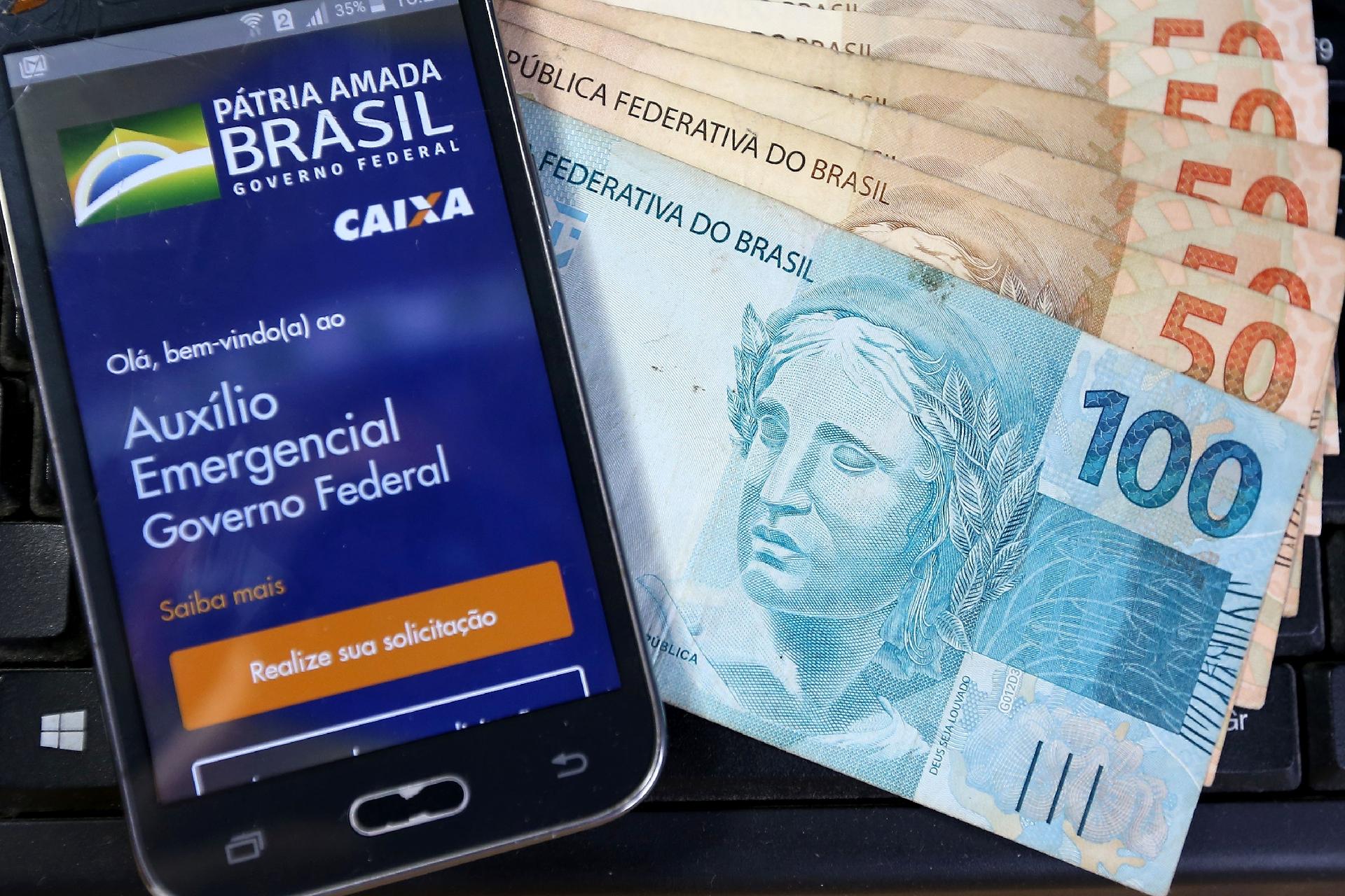Auxílio Emergencial: Caixa paga última parcela a 4,9 milhões e encerra pagamentos a beneficiários do Bolsa Família
