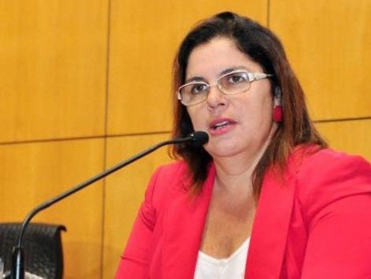PT formaliza pedido de expulsão de Lúcia Dornellas em Cariacica
