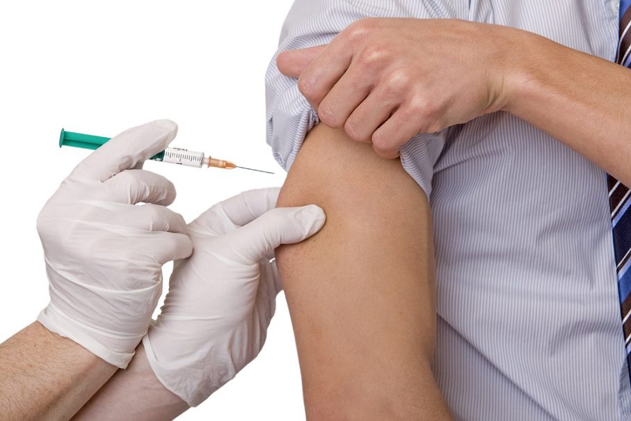 Profissionais da área da Saúde começam a ser imunizados nos Prontos Atendimentos e hospitais de Cariacica