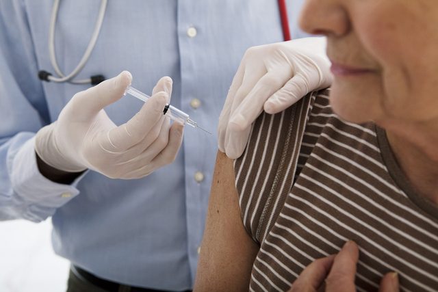 Vacina: Idosos na faixa entre 70 e 74 anos podem agendar da vacina contra a Covid-19