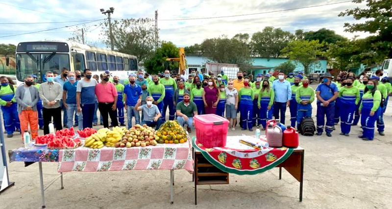 Prefeitura de Cariacica realiza café da manhã em homenagem ao Dia do Gari