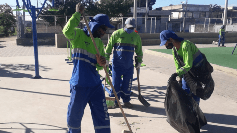 Serviços de limpeza e manutenção são intensificados no final de semana