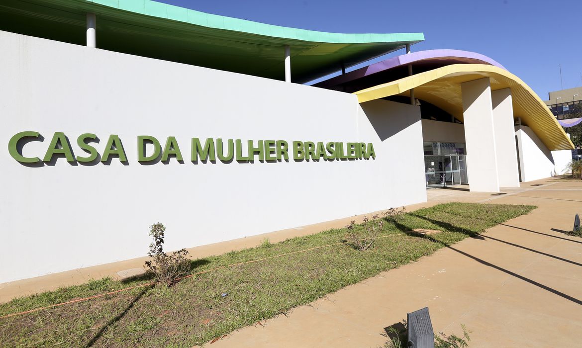 Cariacica recebe visita da ministra Damares para lançar a Casa da Mulher Brasileira