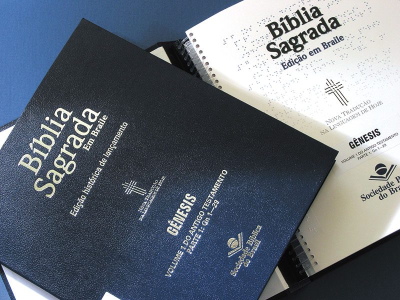 Bíblia em braile: Cariacica é a primeira cidade a receber um exemplar no Estado