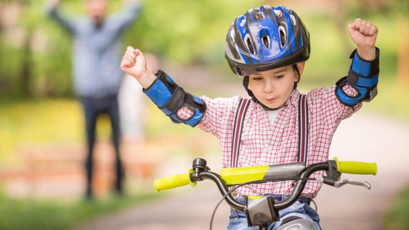 Pedal Kids e brincadeiras na Estação Cidadania-Esporte no Dia das Crianças