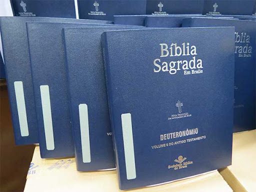 Primeira do Estado: Biblioteca de Cariacica vai receber “Bíblia” em braile