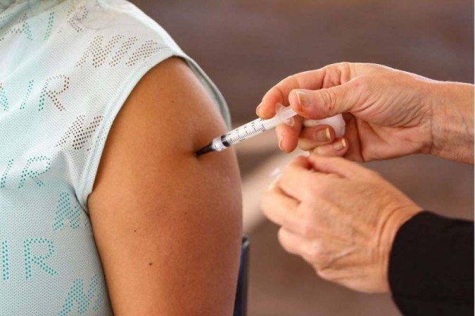 Vacinação: mutirão de vacinação contra covid-19 sem agendamento em shopping e supermercado no próximo fim de semana