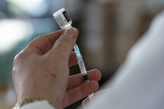 Faça Fácil retoma vacinação contra a covid-19