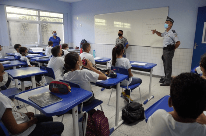 Prefeitura de Cariacica inaugura escola cívico-militar