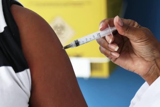 Dia D de atualização do cartão de vacinação neste sábado (4) em Cariacica