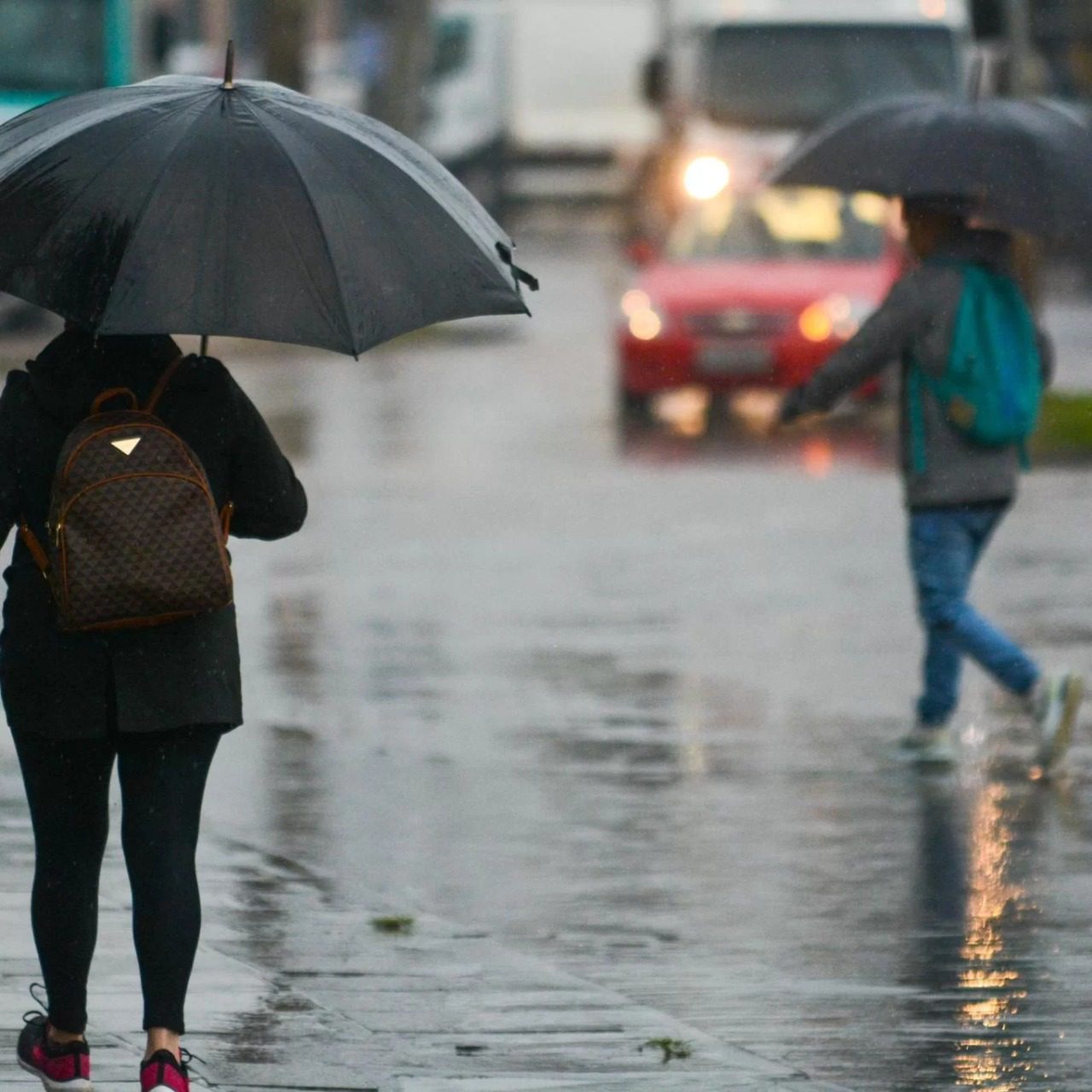 Inmet emite alertas de chuvas e ventos intensos para mais de 50 cidades do ES