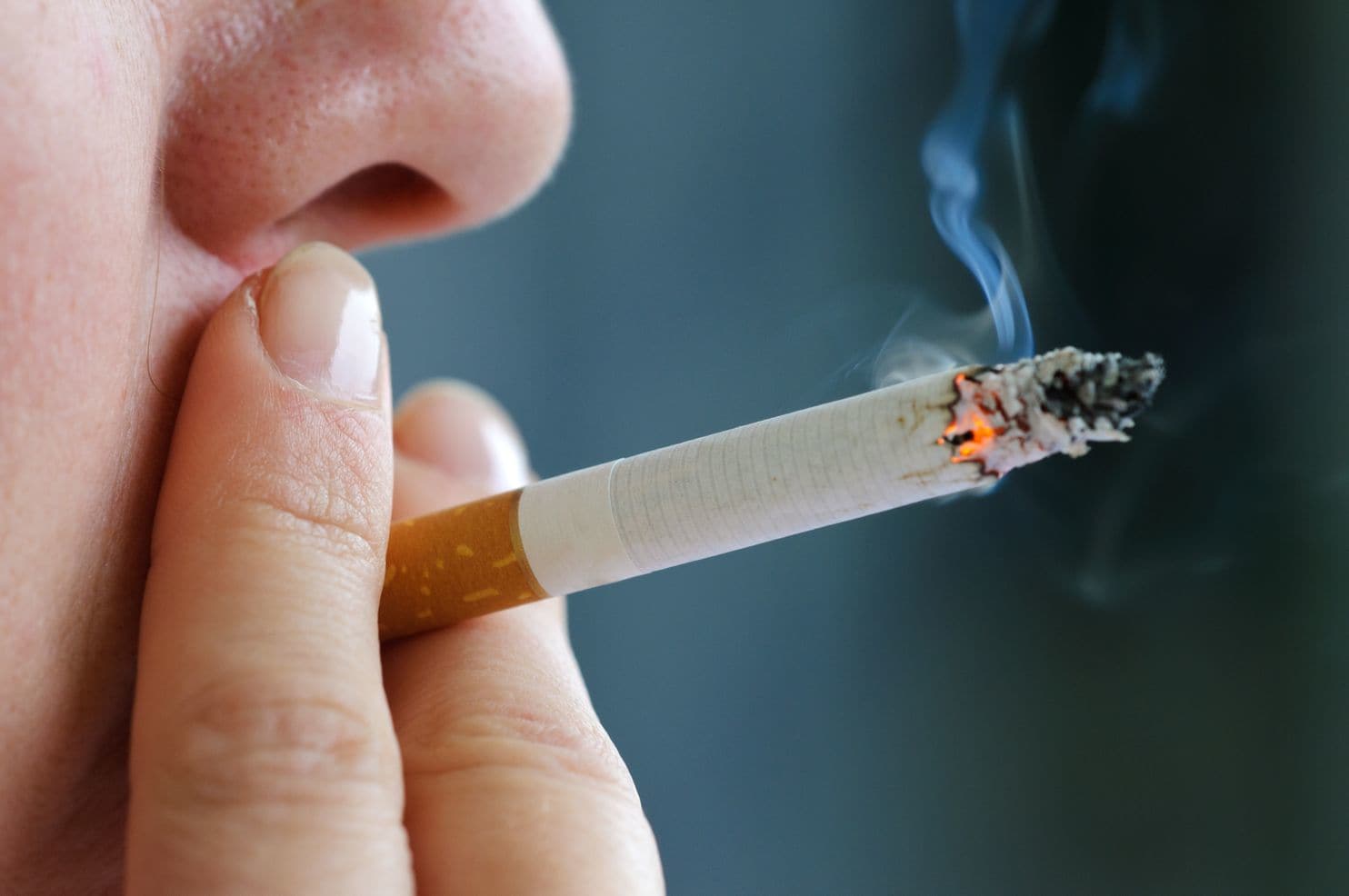 Alerta: quase 40% dos brasileiros fumantes consomem 11 ou mais cigarros ao dia