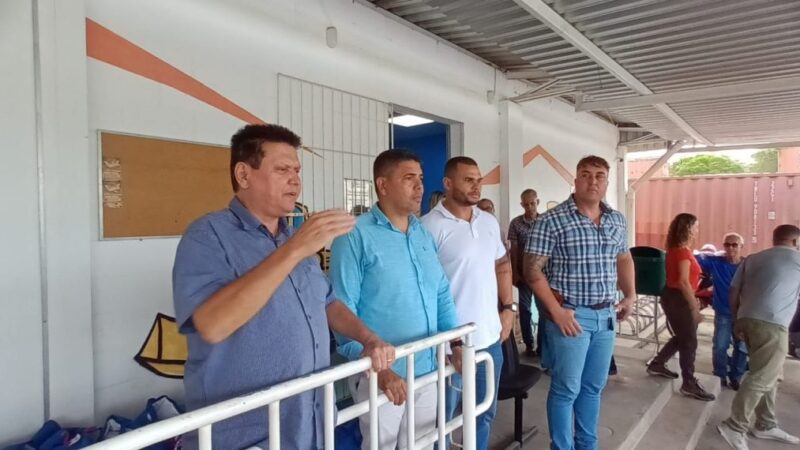 Trabalhadores da limpeza de Cariacica são homenageados pelo prefeito Euclério