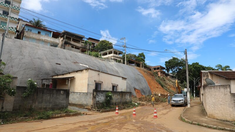 Proteção contra deslizamentos está sendo instalada no bairro Vale Esperança em Cariacica