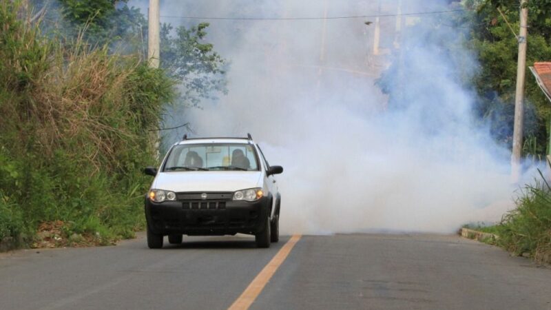 Carro fumacê passa por 36 bairros nesta semana