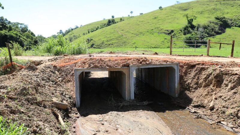 Prefeitura realiza melhorias em estradas da zona rural de Cariacica