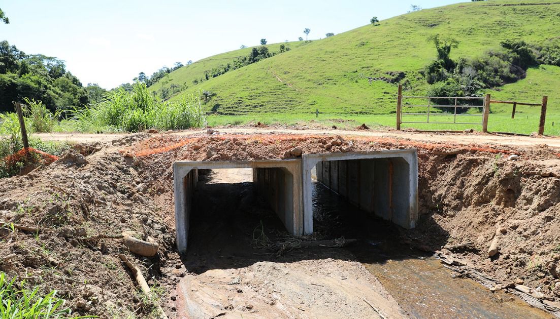 Prefeitura realiza melhorias em estradas da zona rural de Cariacica