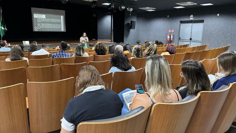 Cariacica qualifica servidores responsáveis por contratação de obras