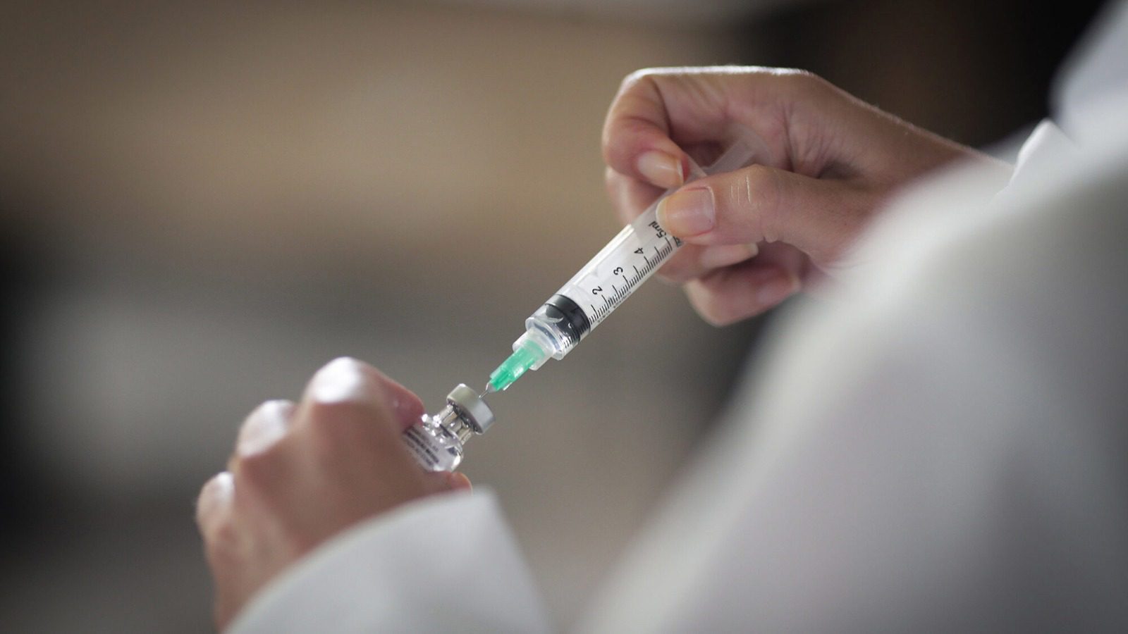 Mais de 12 mil pessoas já foram imunizadas com vacina bivalente em Cariacica