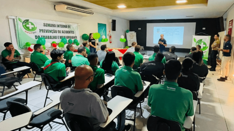 Gerência de Trânsito promove palestra sobre direção defensiva em empresa de Cariacica