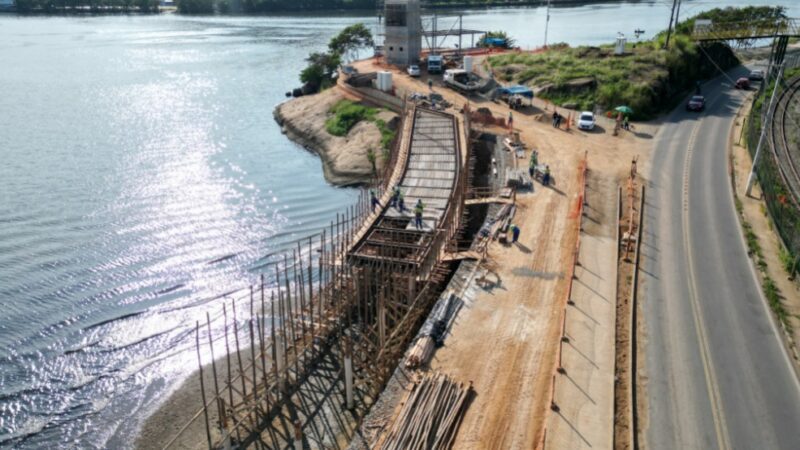 Secretaria de Obras inicia construção de deques e passarela suspensa sobre a Nova Orla de Cariacica