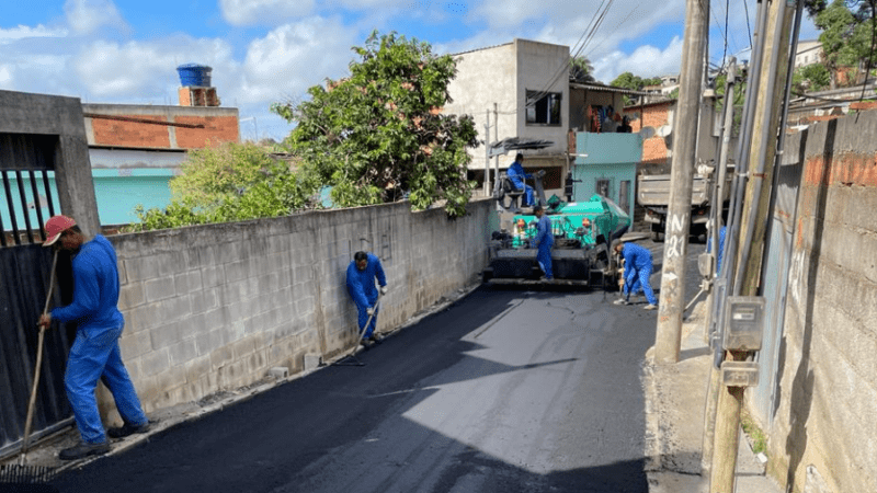 Secretaria de Obras inicia pavimentação e drenagem de rua em Jardim de Alah